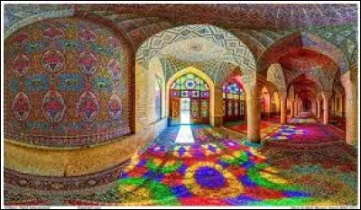 Mondjik de Termez, l'auteur perse, est né près d'un fleuve d'Asie centrale.