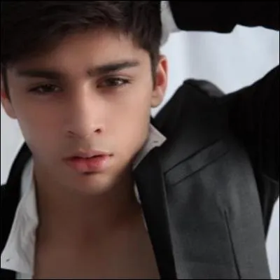 Lors de son premier baiser, sur quoi est-il mont pour tre  la bonne hauteur ?