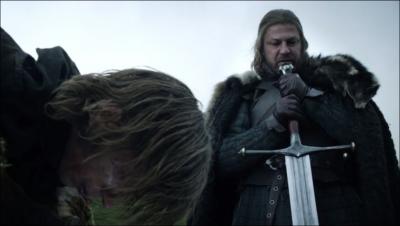 Au dbut du premier pisode, Eddard Stark dcapite un homme d'un coup d'pe. Quelle est la raison d'une telle sentence ?