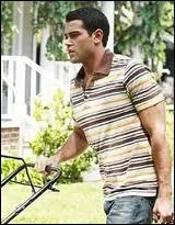 Comment s'appelle l'amant et jardinier de Gabrielle ?