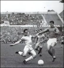 1958 : En Suède, un joueur explose le compteur du meilleur buteur avec 13 buts. Quel est son nom ?