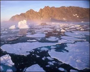 A cause du changement de climat certains craignent que ce mme gaz prisonnier en quantit dans les glaces ne se libre avec des consquences nfastes sur l'environnement, o est-il stock notamment ?