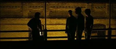 Combien Llewelyn achte-t-il une veste  des jeunes ?