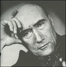 Auteur du livre :   Les caves du Vatican  .