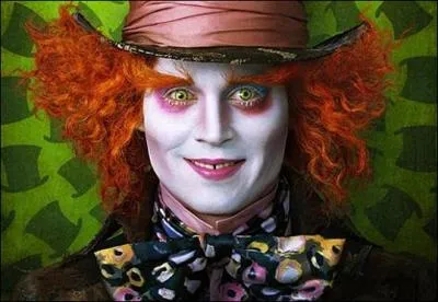 Restons avec Johnny Depp : Comment dit-on  Alice au pays des merveilles  en anglais ?