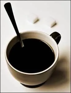 Tantt un mauvais alcool, tantt le mlange d' une rasade d'eau-de-vie avec le caf.