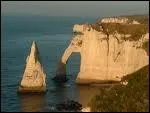 Sur quelle cte est situe Etretat ?