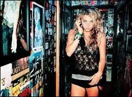 Quel est son dernier single (Juillet 2012) ?