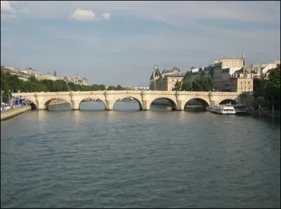 Quel est le premier pont de Paris, o aucune maison n'a t construite ?