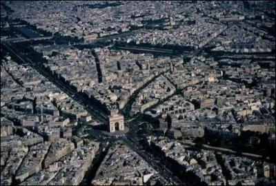 En combien d'arrondissements Paris est il divis ?