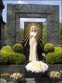 O est enterr Dalida ?