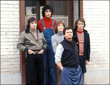 Film avec les charlots, Michel serrault et Michel Galabru.