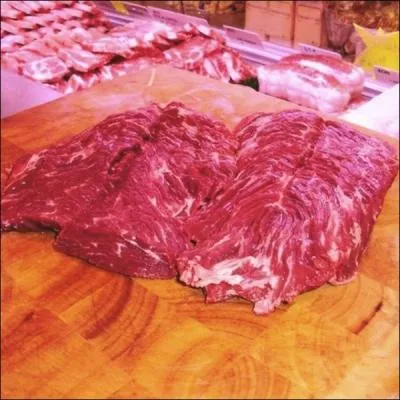 Chez le boucher, peut-tre d'aloyau ou de flanchet. La...