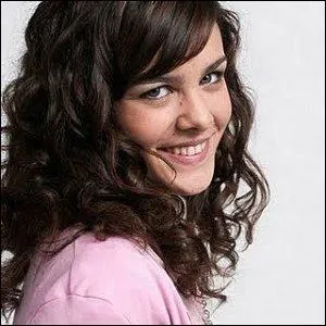 Qui Alma a-t-elle embrass ?