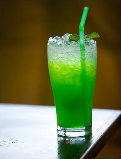 Quel nom porte ce cocktail dans lequel on mélange menthe et pastis ?