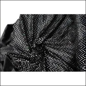 Cela paraît inconcevable de mélanger une bière brune hautement torréfiée avec du champagne et cependant le résultat est étonnant et donne un cocktail à la fois étrange et doux.