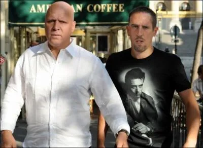 En avril 2010, Franck Ribry est interpell par la police pour :