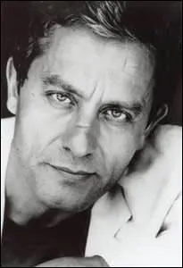 Vous l'aimez au beurre blanc mais, vous le verrez brûler les planches au cinéma, au théâtre et ceci, depuis plus de 30 ans.