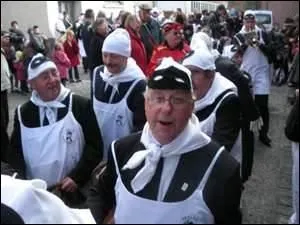 A Nantes, Au Moyen ge, une tradition voulait que l'on appelt diffremment les jours gras. Comment ?