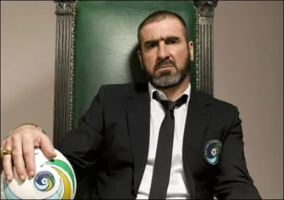 1995 - Avec son kung fu kick, qui Cantona a-t-il balay ?