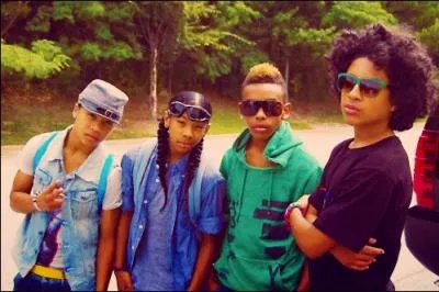 Quels surnoms leurs fans leur ont-ils donns ? (ordre de gauche  droite de la photo)