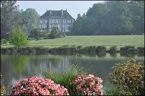 Ce parc fut cr en 1847 autour d'un ancien manoir. Il dcline des jardins thmatiques de styles varis. Trouvez le nom qui correspond  la photo.