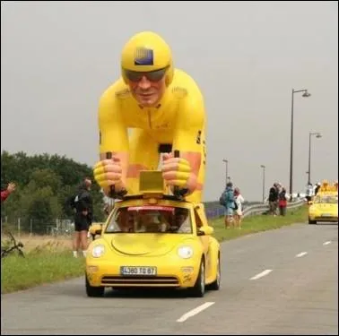 Quelle grande banque franaise sponsorise en 2012 ce vecteur de communication qu'est le Maillot Jaune ?
