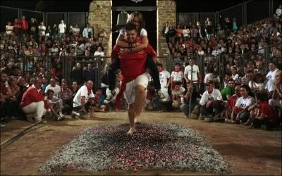 Lors des marches sur des braises, la plupart, des (rares) accidents, se produit ...