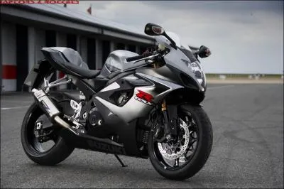 La gsx-r1000.