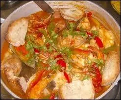 Quel est ce rgout de poissons du Portugal compos d'anguilles de mer, congre, turbot, palourdes, calamars ?