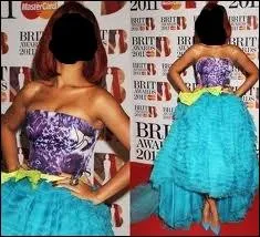 Qui portait cette robe ?