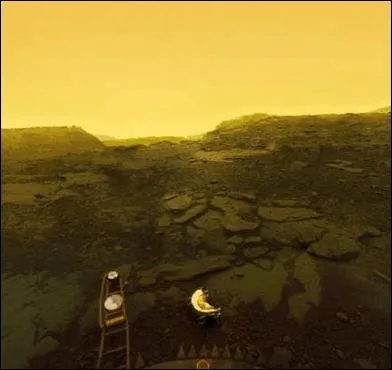 Je suis la deuxime plante la plus proche du Soleil. Cette photo de ma surface a t prise par la sonde sovitique Venera 13. Je suis la plante 