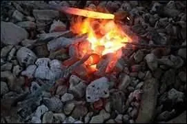 Il n'avait pas d'enfer dans le (... ) de sa forge