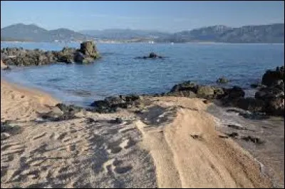 Destination le golfe de Propriano pour une semaine de camping dans un lieu paradisiaque. Où le situez-vous ?