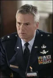 Dans la saison 8, O'Neill est promu...