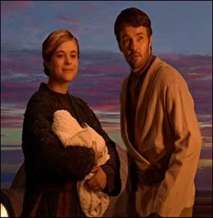 Comment s'appellent le demi-frre et la belle-soeur d'Anakin ayant levs Luke avant de se faire tuer par des Stormtroopers ?