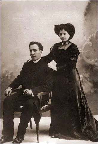 Antonio Machado appartient  cette  Gnration du 98 . Rpublicain convaincu, il part en exil  la fin de la guerre civile (1939). Dans quel village franais est-il enterr ?