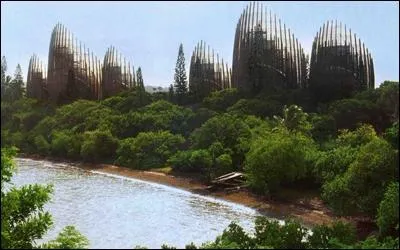 Ce complexe de bois et d'acier recourb semblant sortir d'un film de science-fiction abrite...