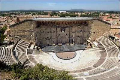 Vous aimez l'opéra et vous voulez le voir présenté dans un théâtre gallo-romain ? Alors en août, rendez-vous...