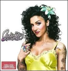 Comment s'appelle cette chanteuse ?