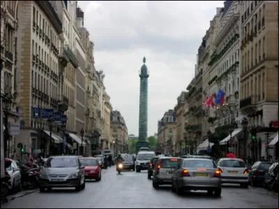 Quelle est cette clbre rue o l'on peut apercevoir l'Oblisque ?