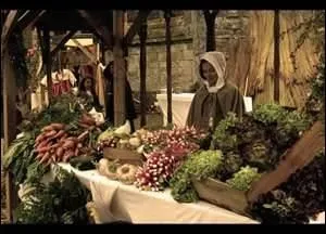 Il indique un rassemblement à but commercial de marchands et de potentiels acheteurs, dans un lieu aménagé ou non. C'est une institution règlementée.