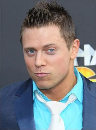 Compltez la phrase suivante : Because I'm the Miz ! And I'm (... )