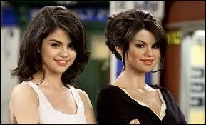 Sur cette photo, o est Selena ?