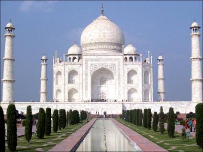 Le Taj Mahal (Inde) est une des :