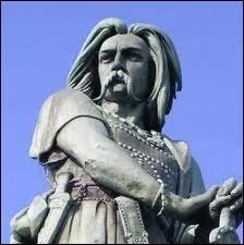 Figure emblématique de la résistance gauloise, Vercingétorix aurait été formé à l'art militaire par...