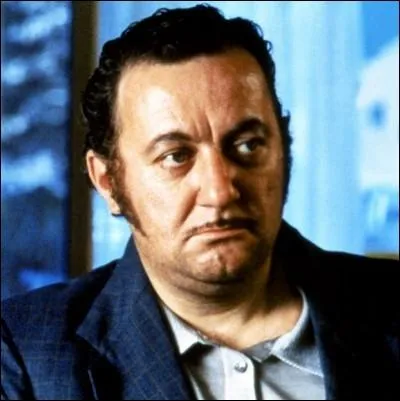  J'tais un gros con de flic... Inspecteur Lambert. Tricolore jusqu'au slip... .  