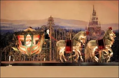 Dans le conte de Cendrillon, quels animaux sont transforms par la fe en chevaux pour tirer le carrosse ?