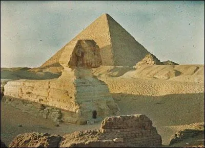 Quel site �gyptien Auguste L�on a-t-il photographi� ici en 1914 ?