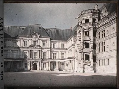 Plus de 25000 autochromes ont �t� r�alis�s en France. Quel ch�teau de la Loire, synth�se de l'architecture fran�aise du Moyen �ge au 17e si�cle, a �t� photographi� en 1919 ?
